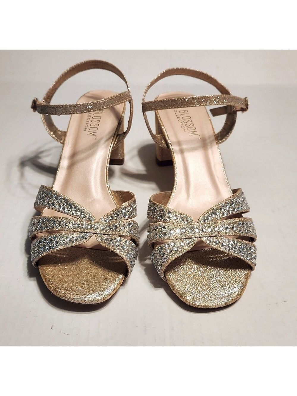 De Blossom Collection Gold Glitter Rhinestone Heel Sandal Size 9 - Picture 5 of 10